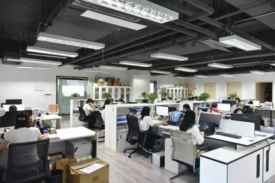 人人看球 赛季中段盘点：五大联赛争冠格局与黑马成色几何